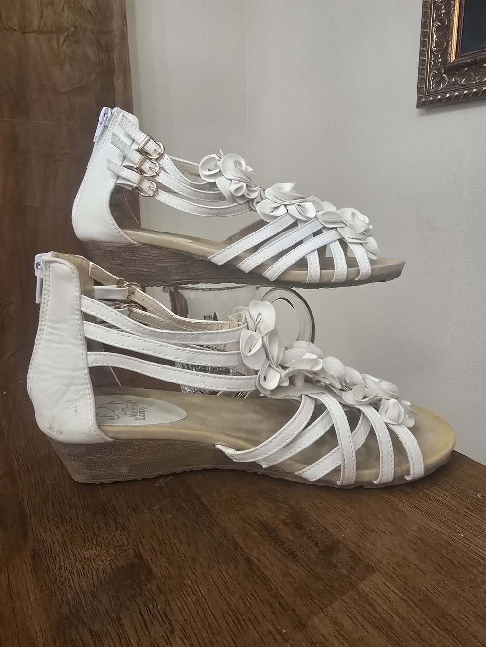 Alexis Leroy Women’s White Floral Strappy Wedge Sandals Size 39 - Picture 3 of 6
